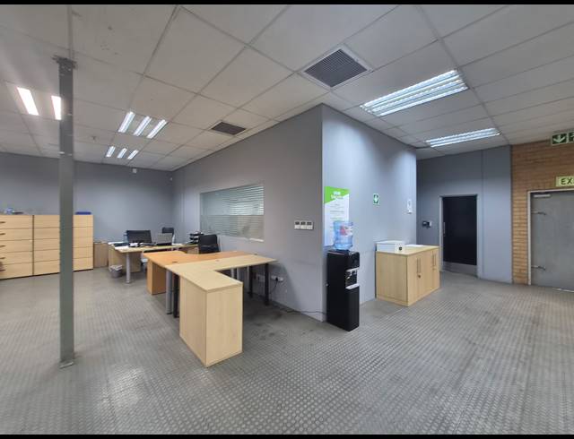 3,137M² WAREHOUSE TO LET IN ALLANDALE